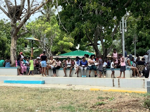 Sentados en parque