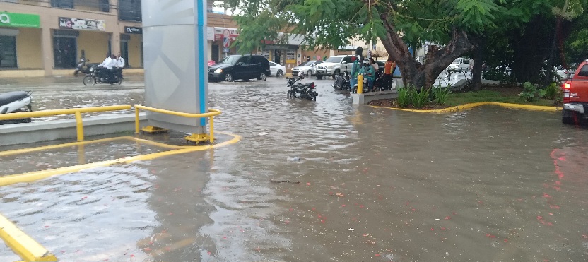 Frente al Banco Popular